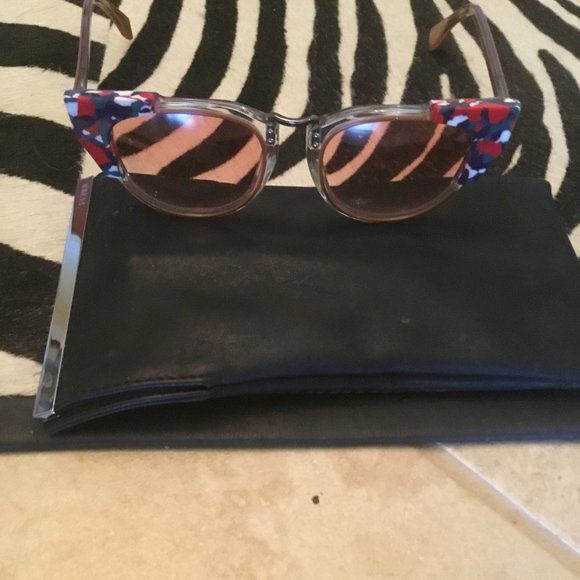 Fendi sunglass New with case - Picture 1 of 4